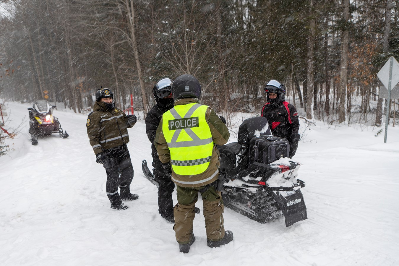 Une fin de semaine de surveillance sur les pistes de motoneige