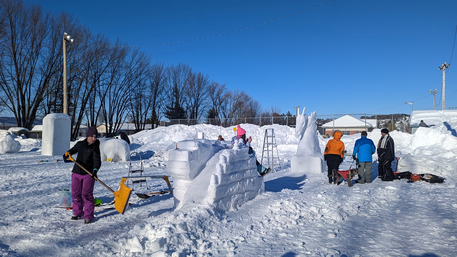Retour en images sur le concours de sculpture sur neige