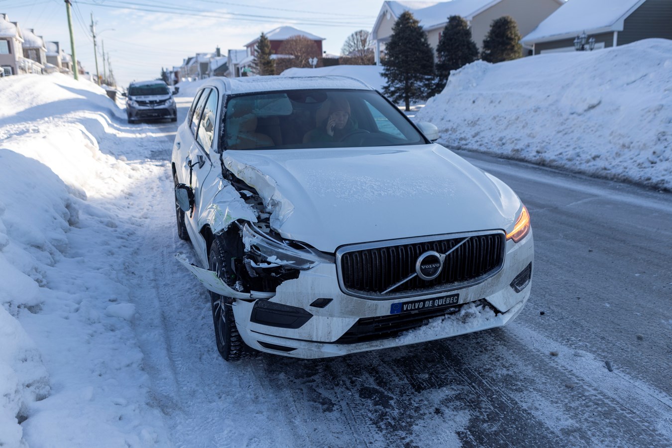 La chaussée glissante a causé trois accidents sur la 10e avenue à Saint-Georges