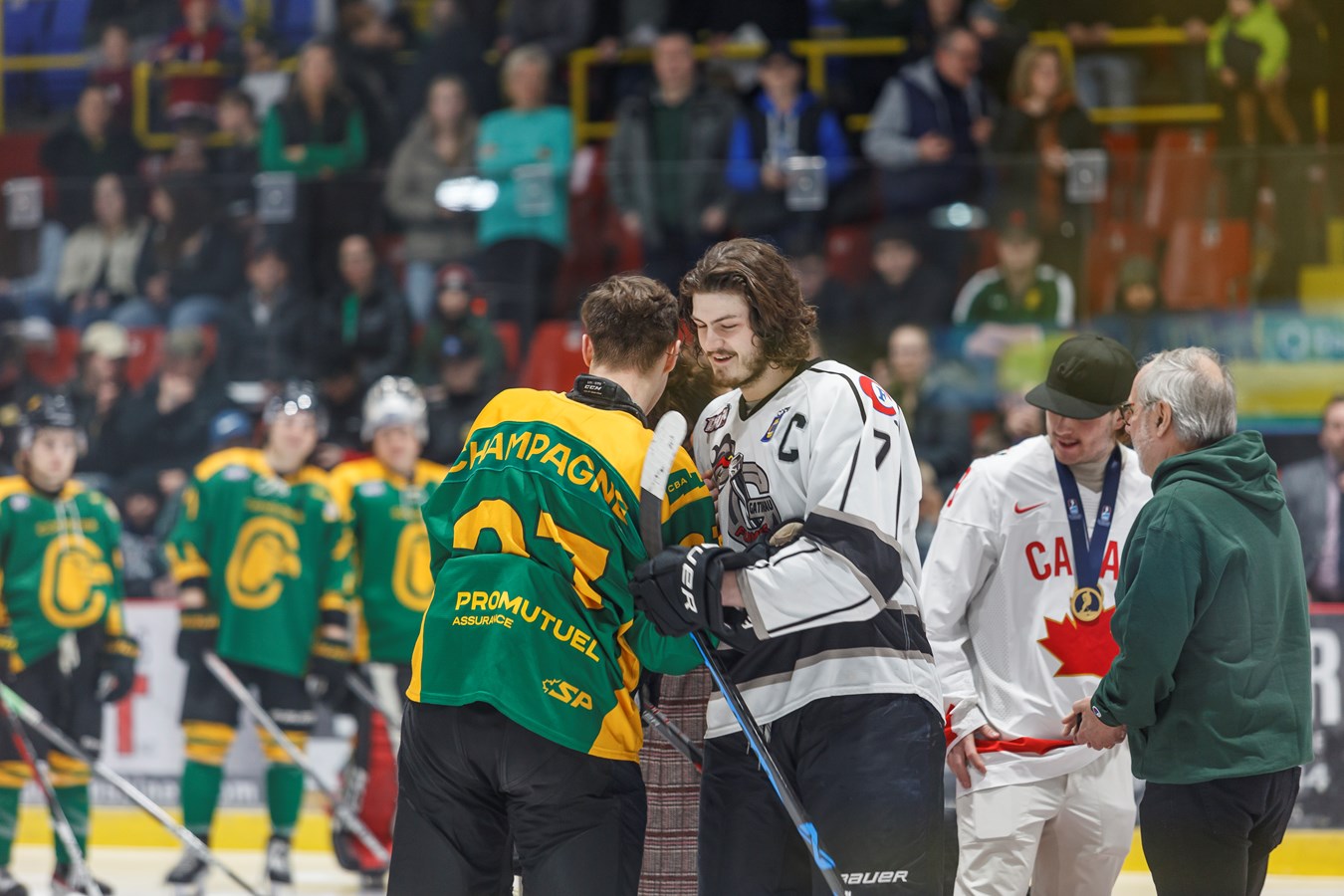 Joshua Roy en visite pour la victoire des Condors face aux Flames de Gatineau