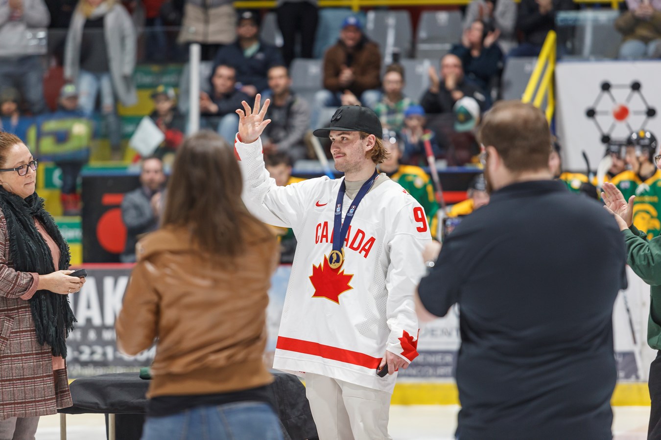 Joshua Roy en visite pour la victoire des Condors face aux Flames de Gatineau