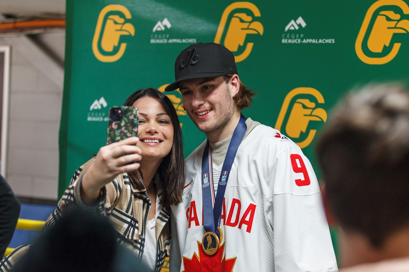 Joshua Roy en visite pour la victoire des Condors face aux Flames de Gatineau