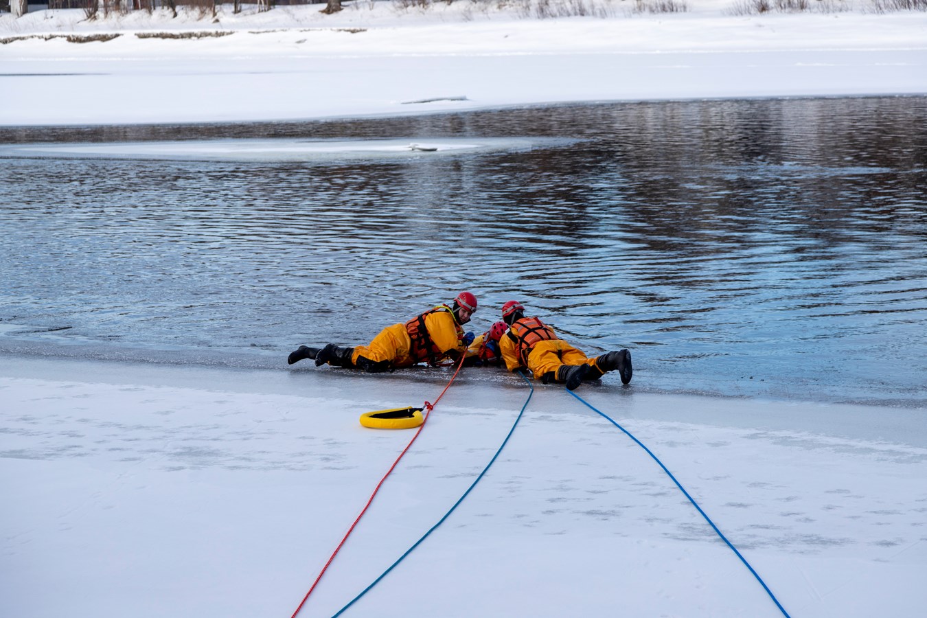 Les pompiers de Scott sur la glace!