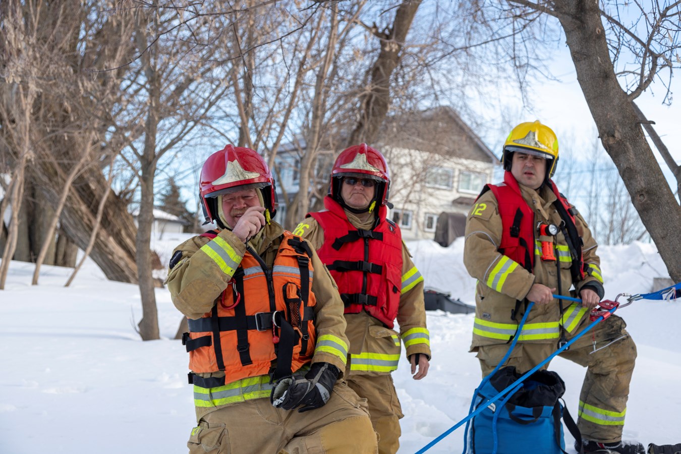 Les pompiers de Scott sur la glace!