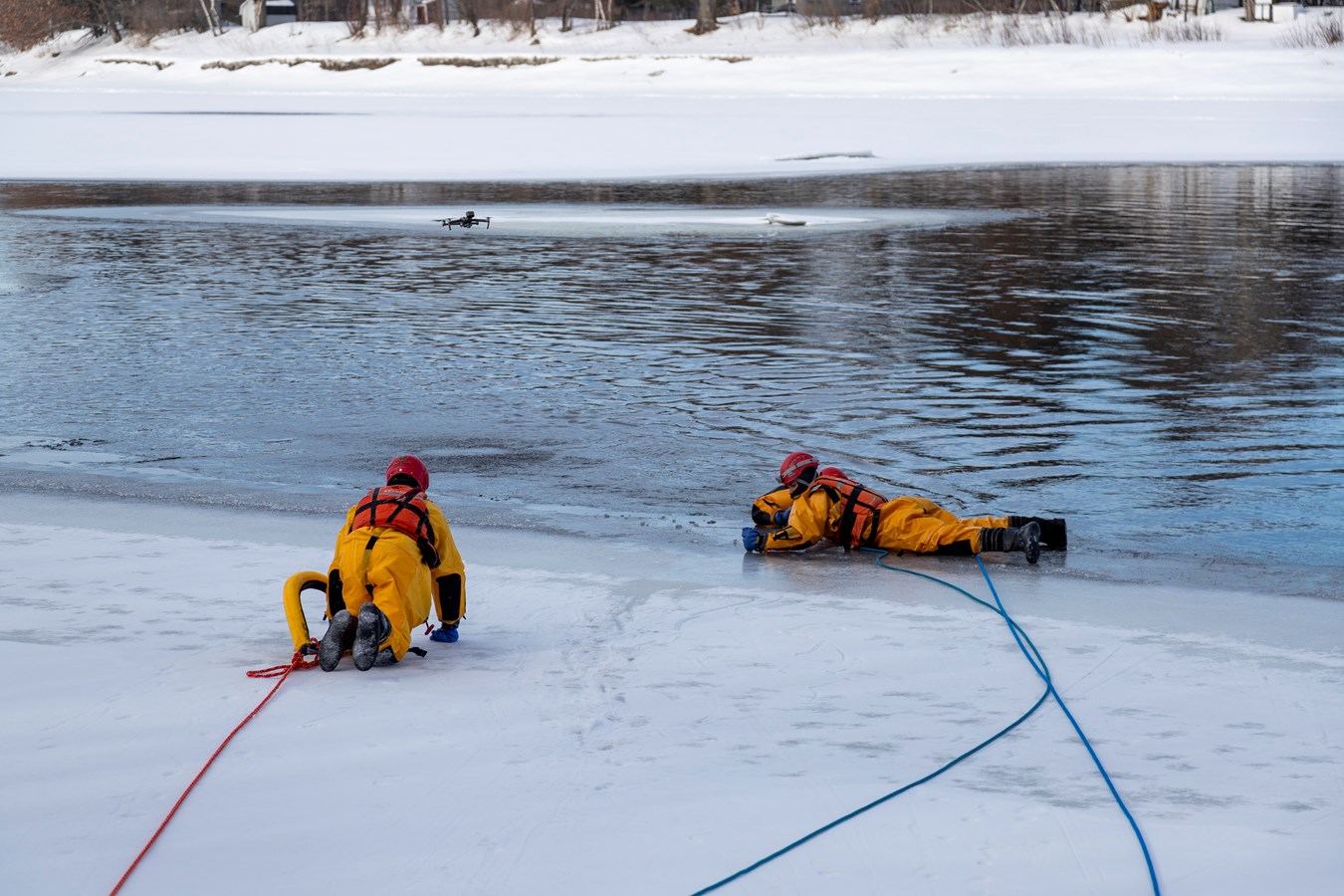 Les pompiers de Scott sur la glace!