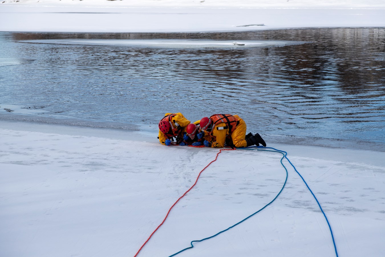 Les pompiers de Scott sur la glace!