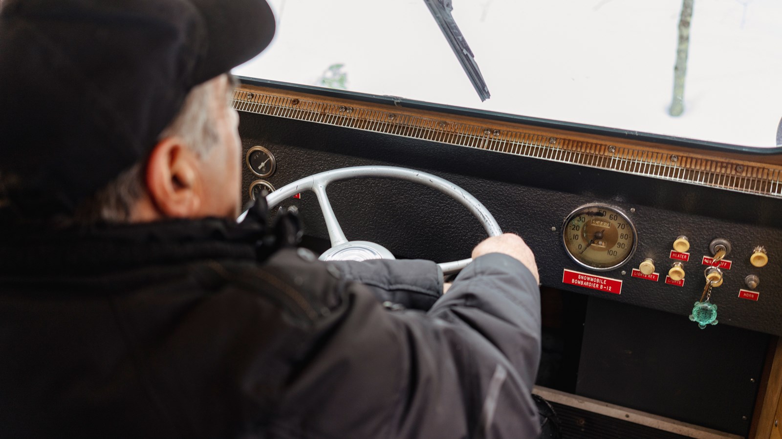 Denis Veilleux est l'heureux propriétaire d'une autoneige Bombardier de 1947