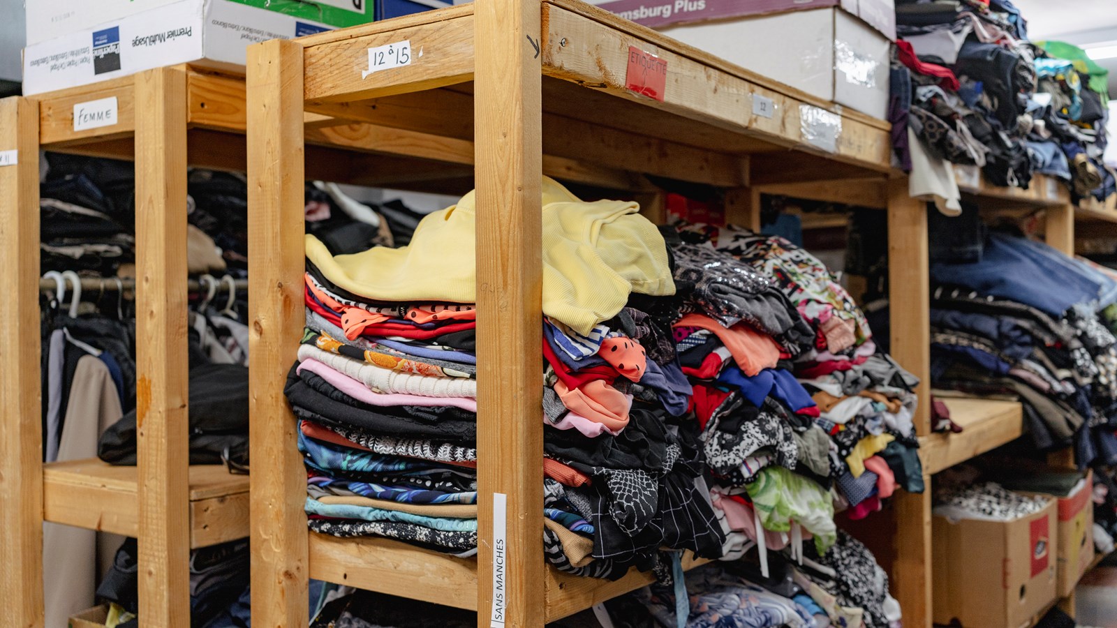 Stockage de vêtements pour le magasin