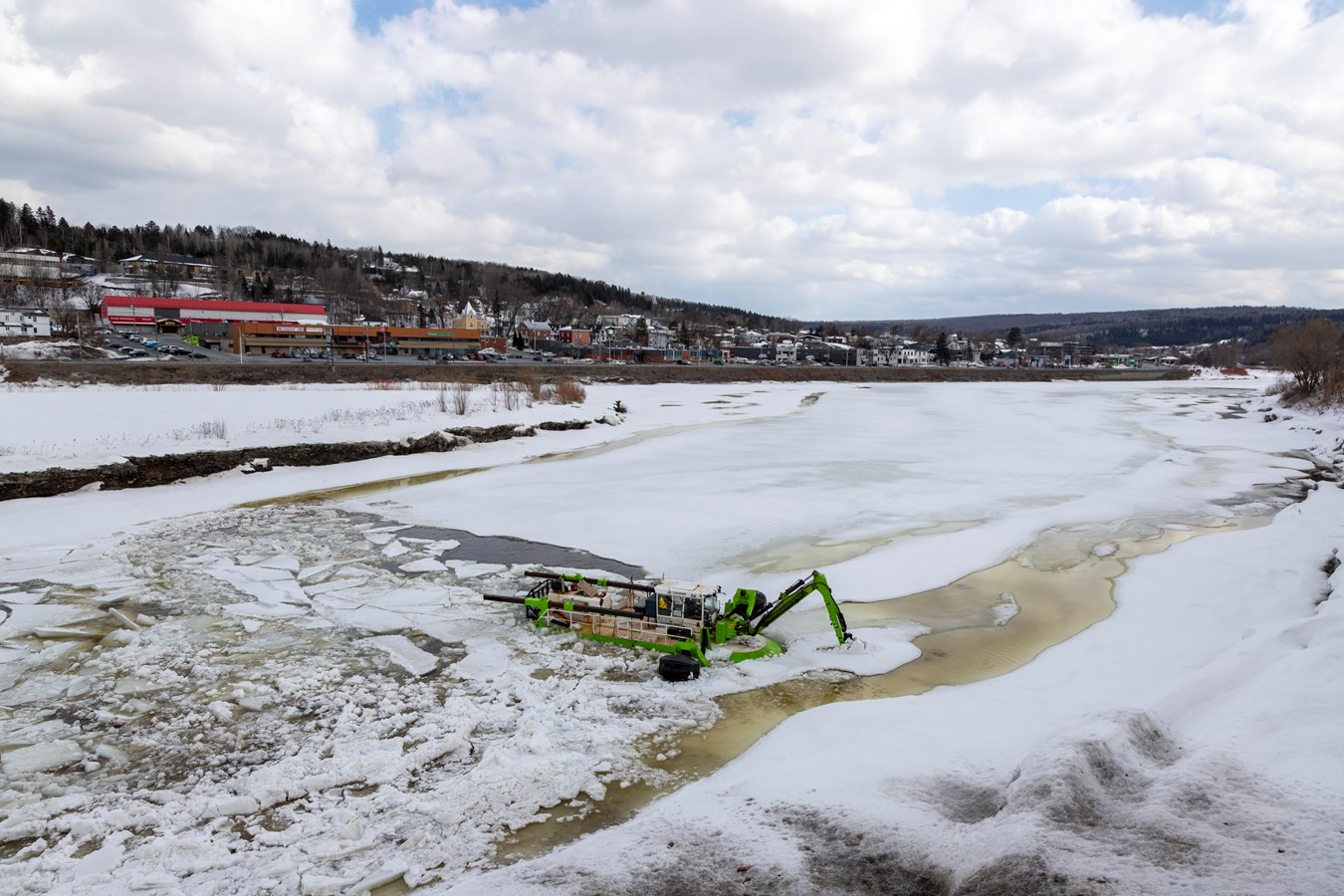 Beauceville: la pelle amphibie a parcouru 8,2 km
