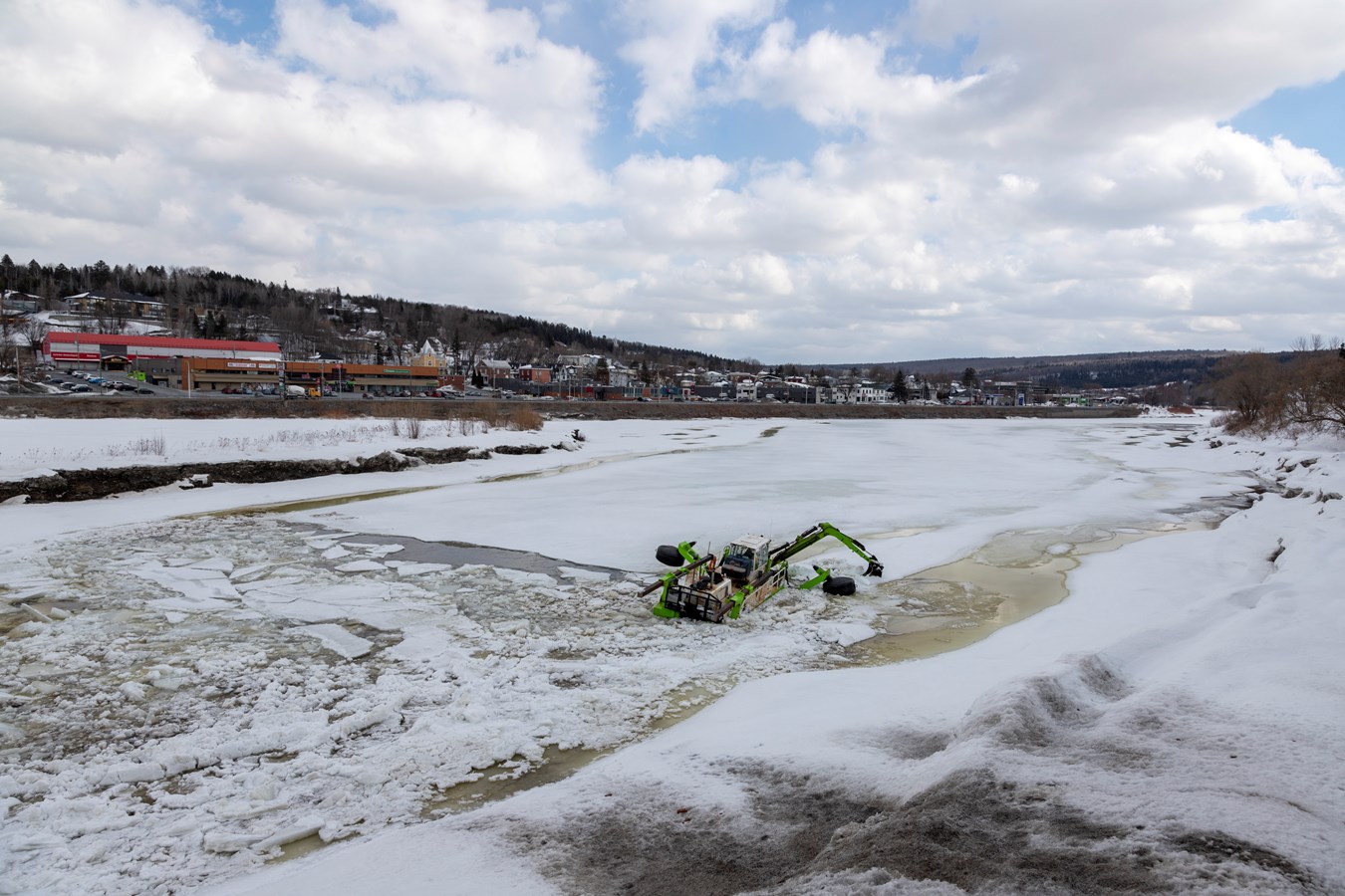 Beauceville: la pelle amphibie a parcouru 8,2 km