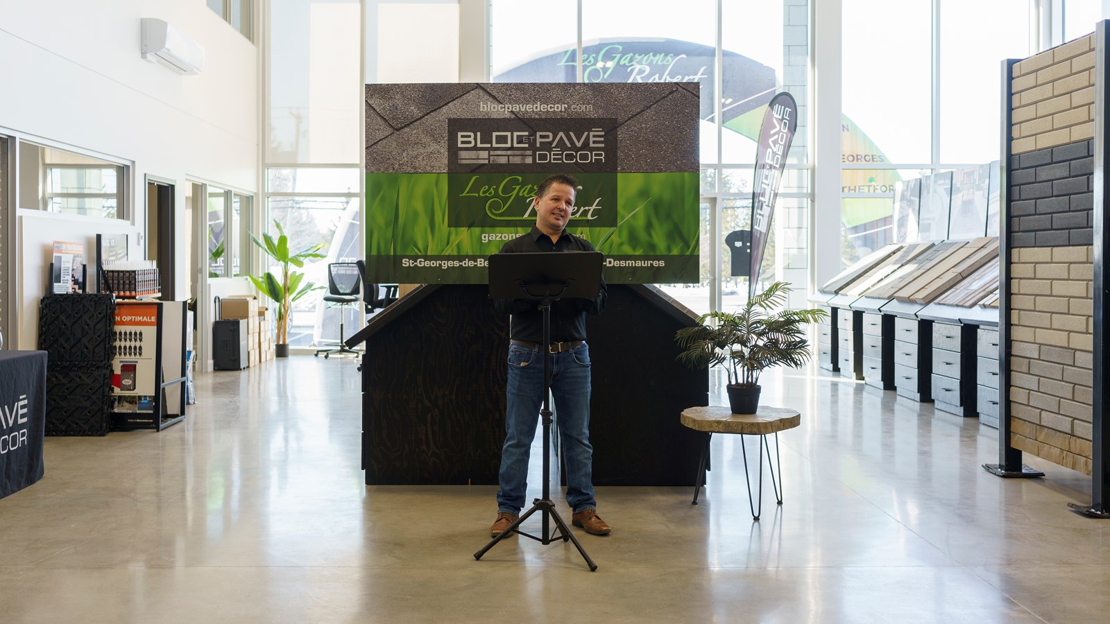 Une salle de montre flambant neuve pour Bloc et Pavé Décor