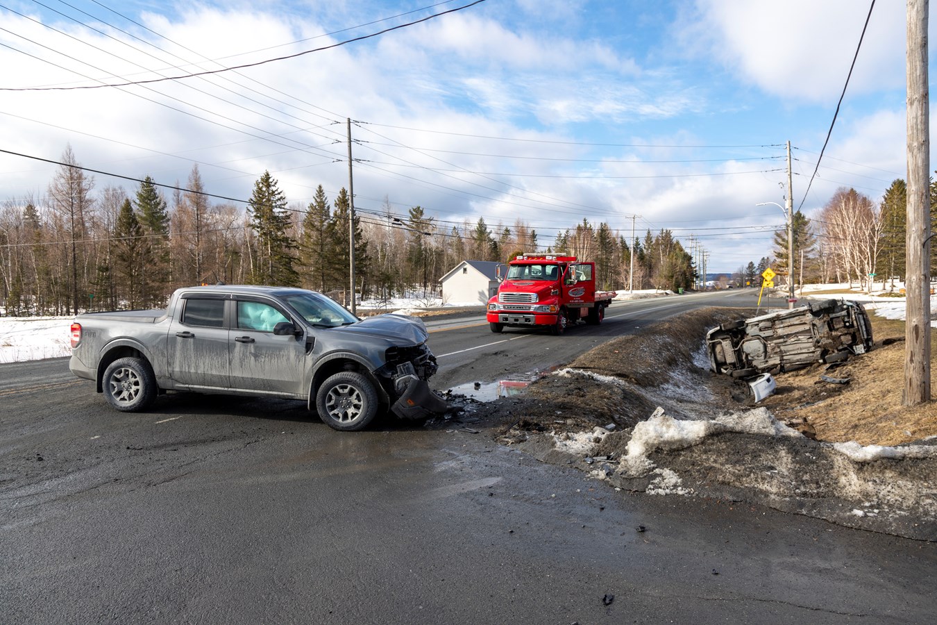 Une collision frontale fait deux blessés à Saint-Côme-Linière