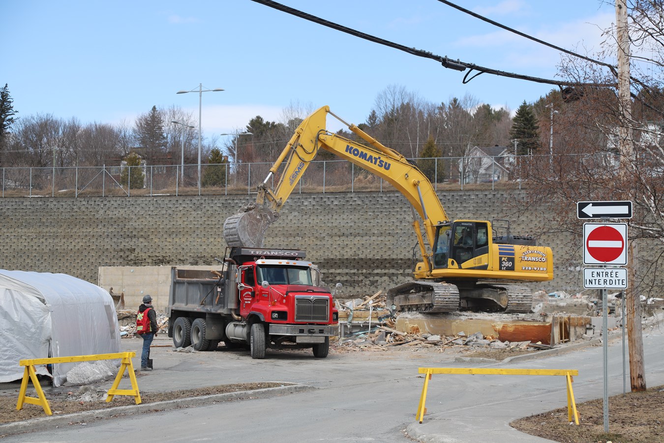 Saint-Georges: l'immeuble du 11 289 sur la 1re Avenue est démoli