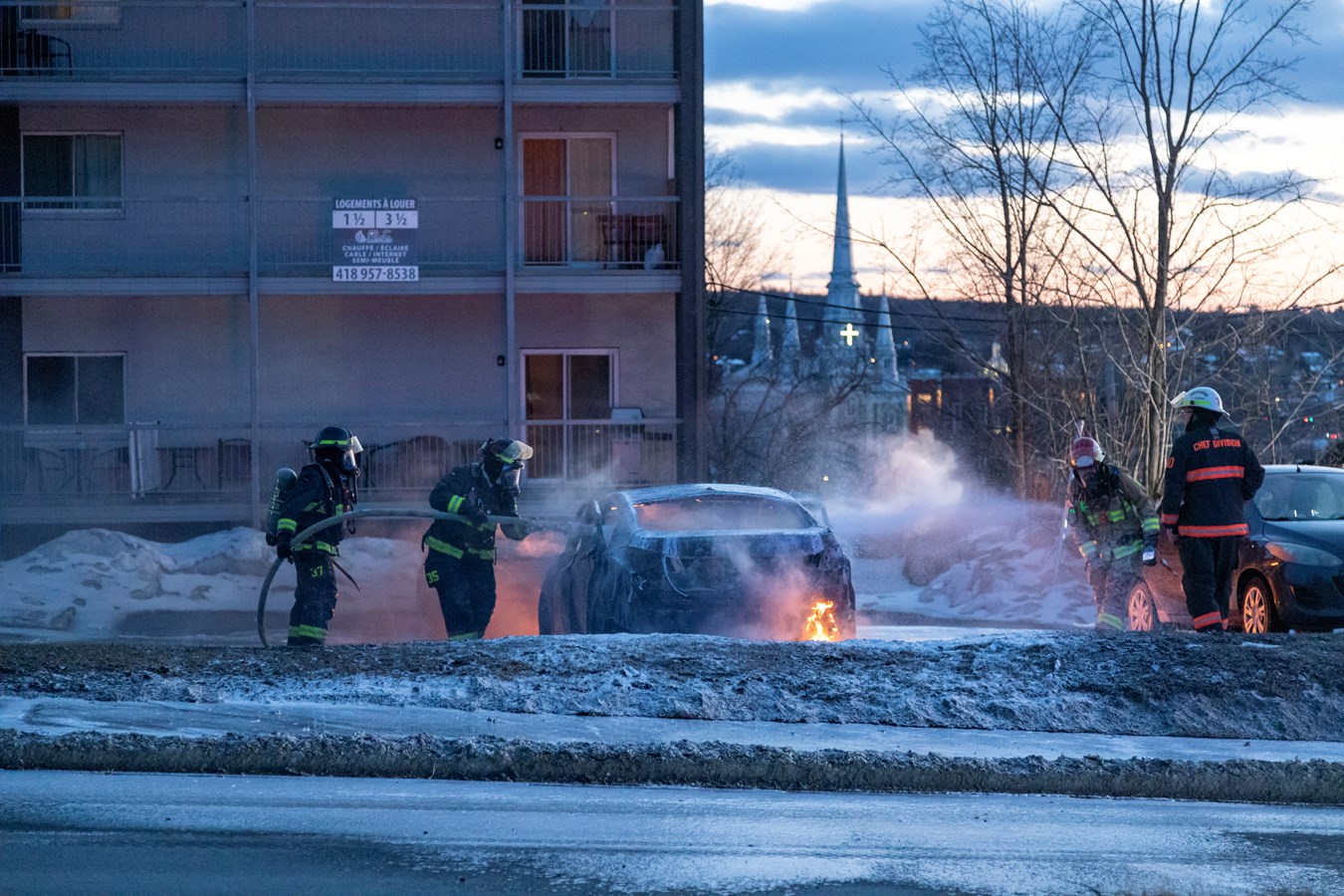 Explosion et incendie de véhicule sur le boulevard Lacroix