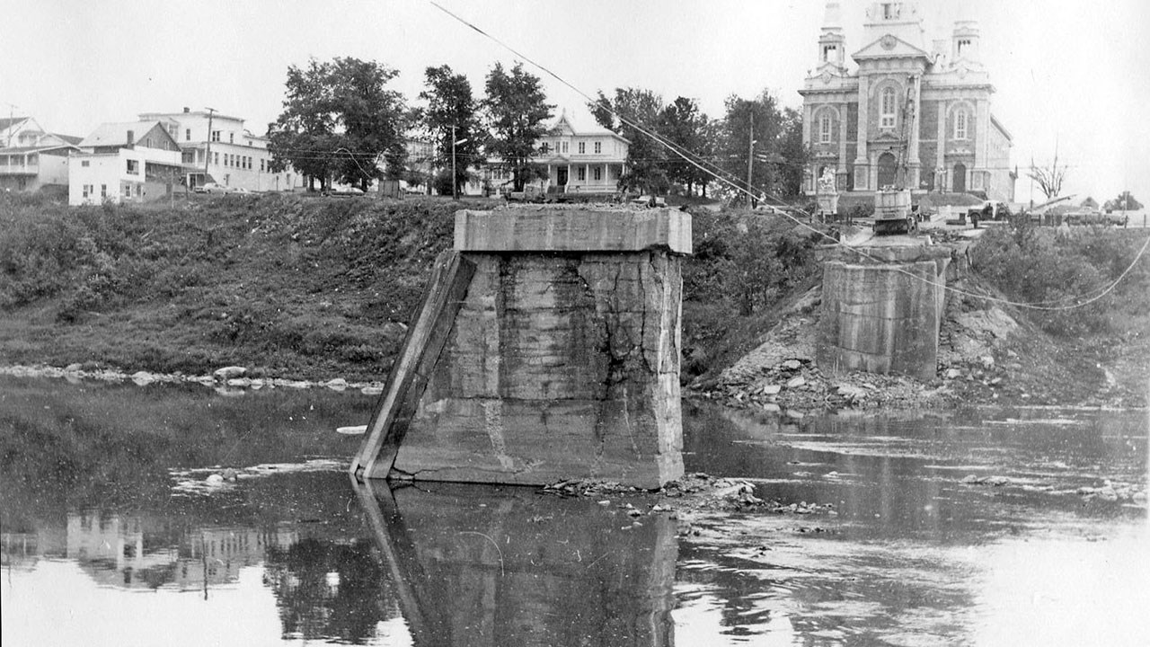 Les derniers instants du pont de fer en 1971