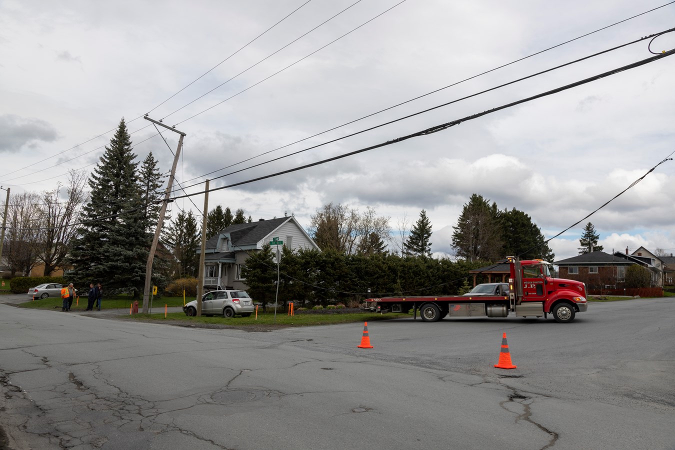 Un véhicule entre en collision avec un poteau électrique à Saint-Martin