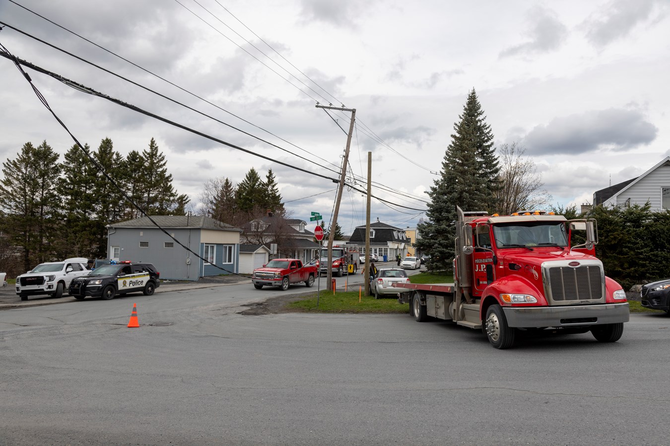 Un véhicule entre en collision avec un poteau électrique à Saint-Martin