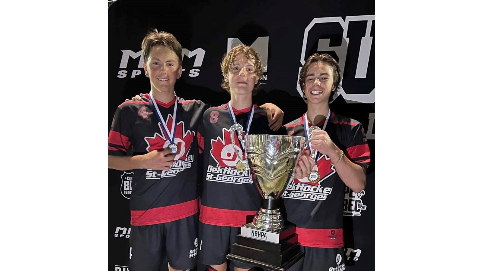 Un tournoi de Dek Hockey mixte inversé à Saint-Georges
