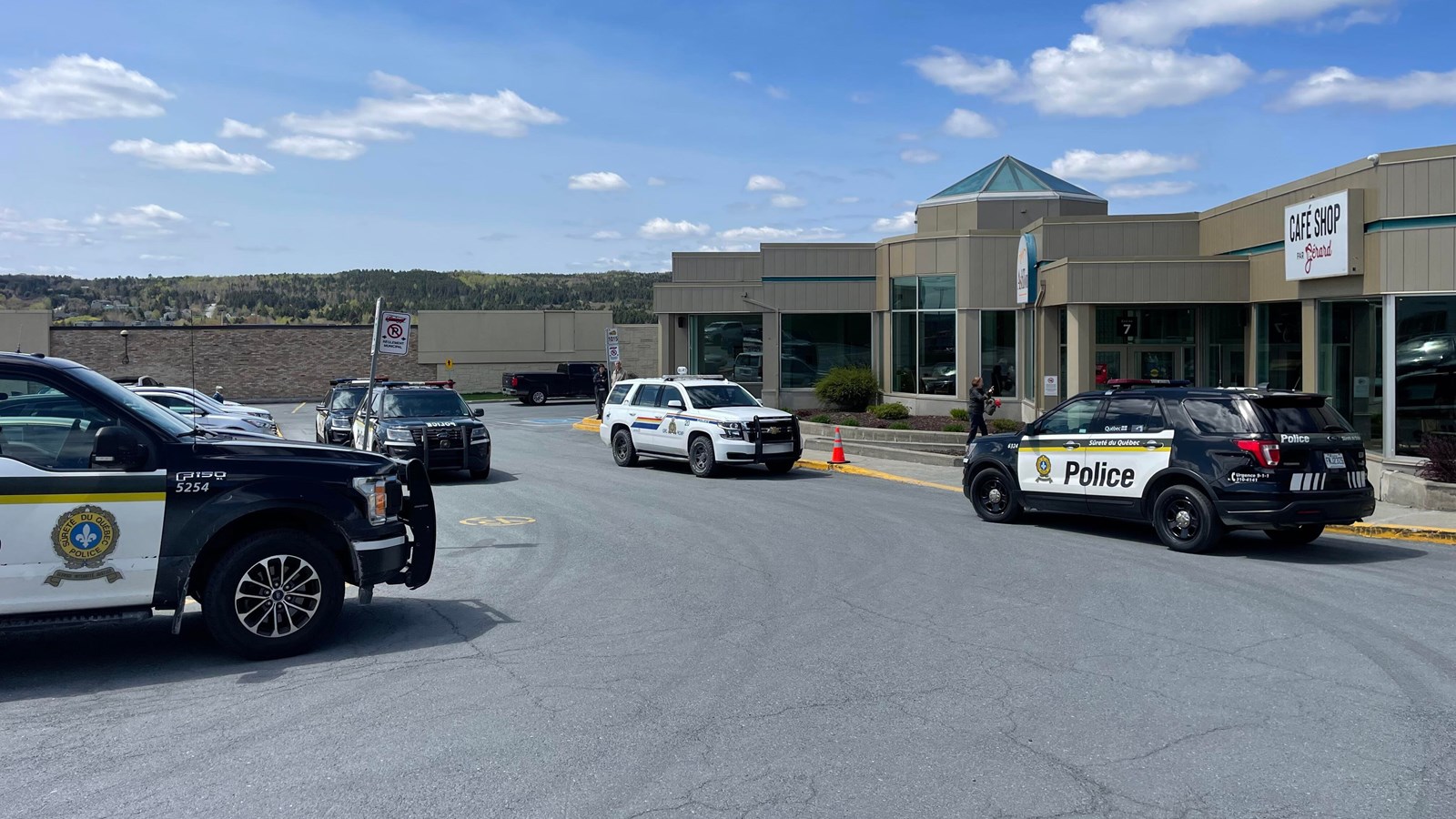 Saint-Georges: une opération policière en cours au Carrefour
