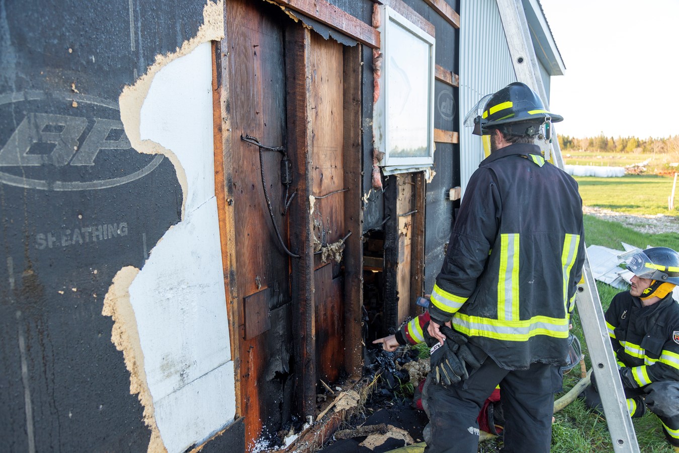 Feu de garage à Saint-Jules