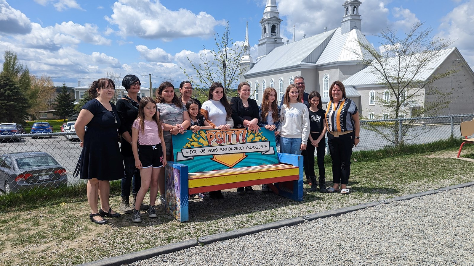 Un banc de l'amitié à l'école Grande-Coudée de Saint-Martin