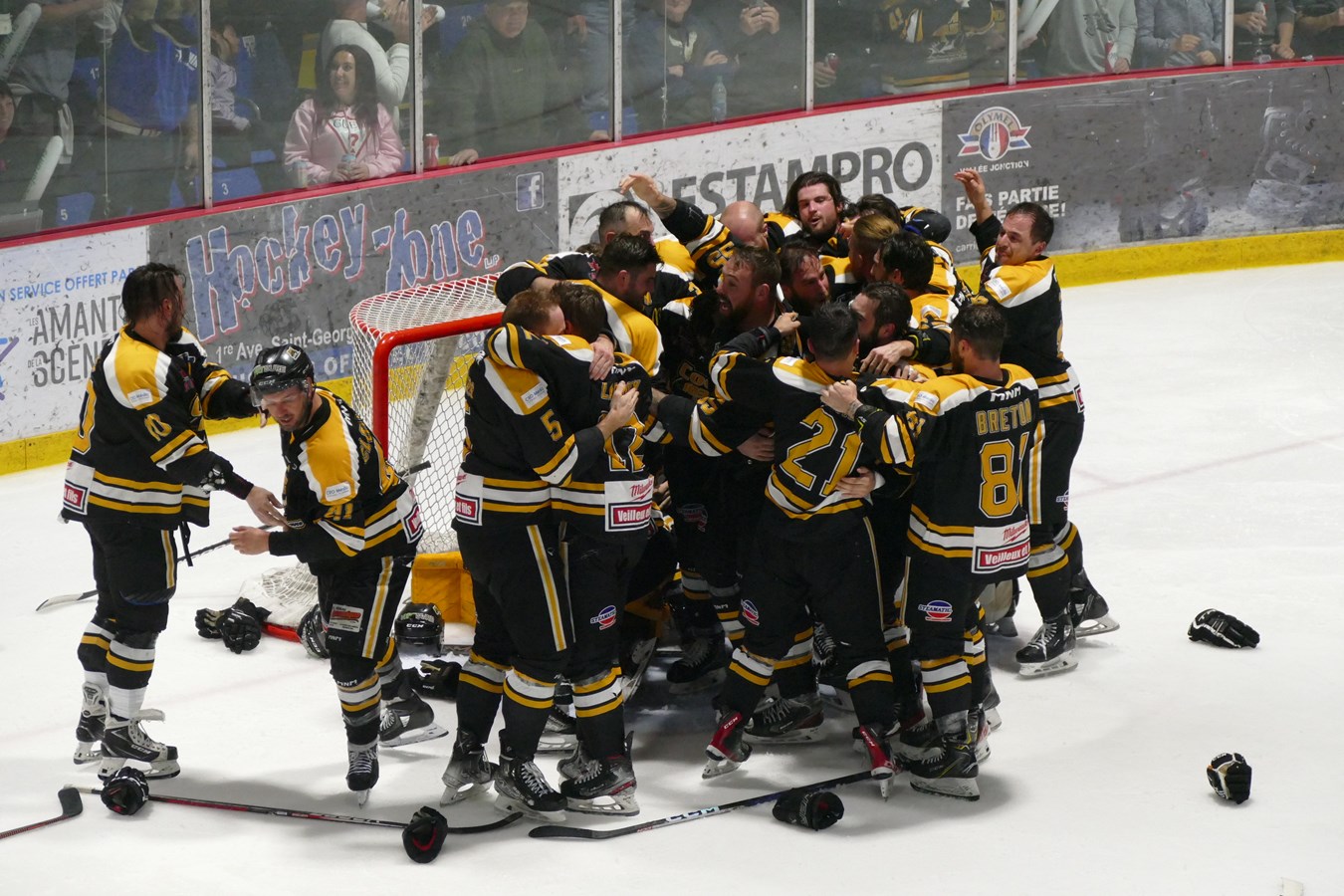 Le Cool FM remporte la Coupe Vertdure face à Thetford