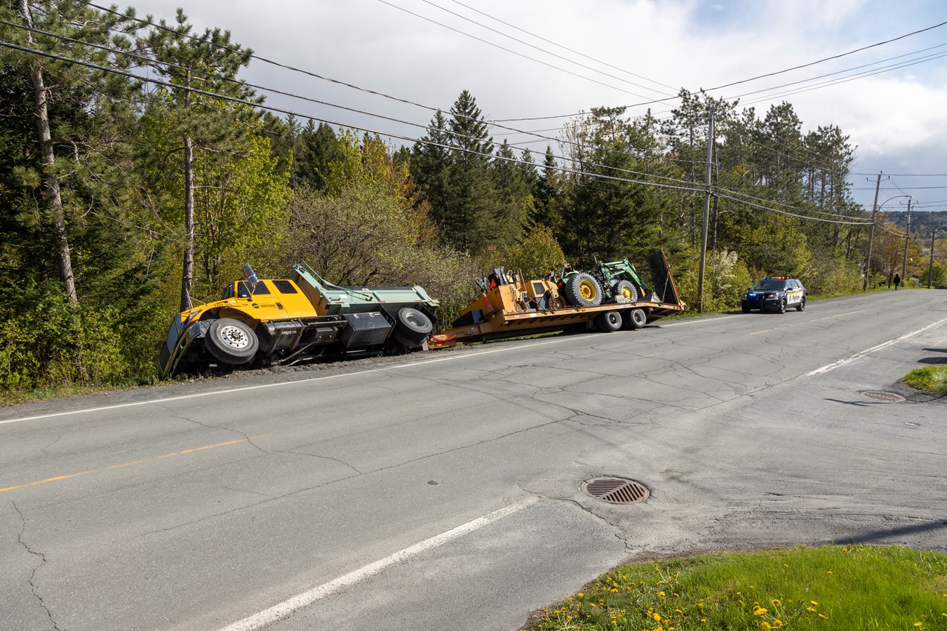 Un camion lourd a fait une sortie de route à Saint-Georges