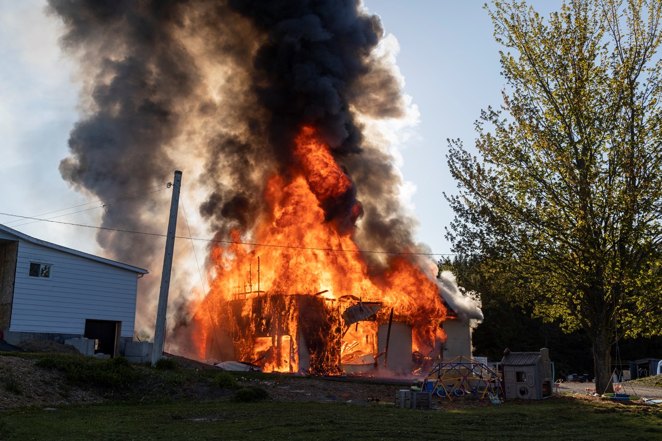 Incendie à Saint-Alfred: photos et détails supplémentaires
