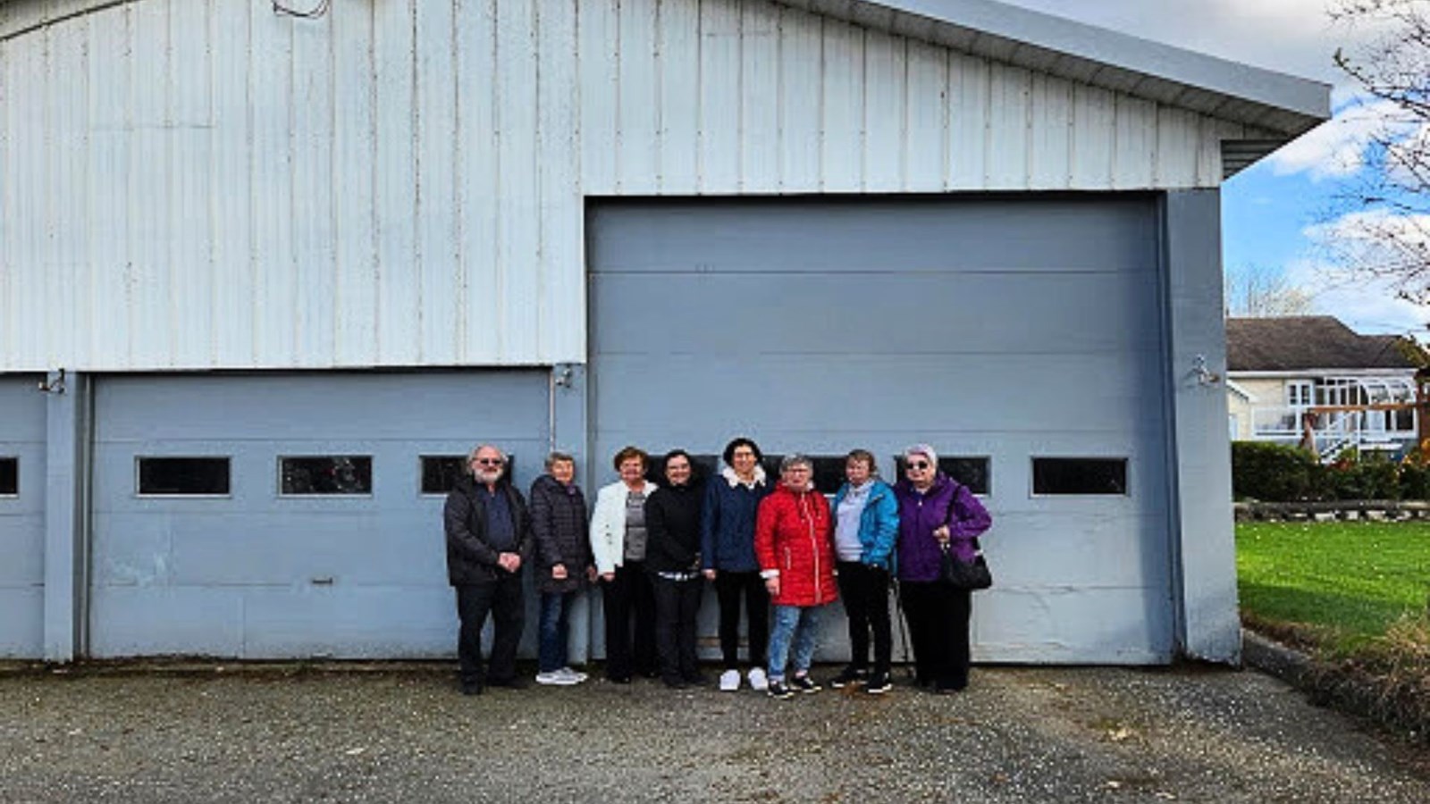 C'est ce garage que l'on veut aménager pour en faire le comptoir du Service d’entraide.
