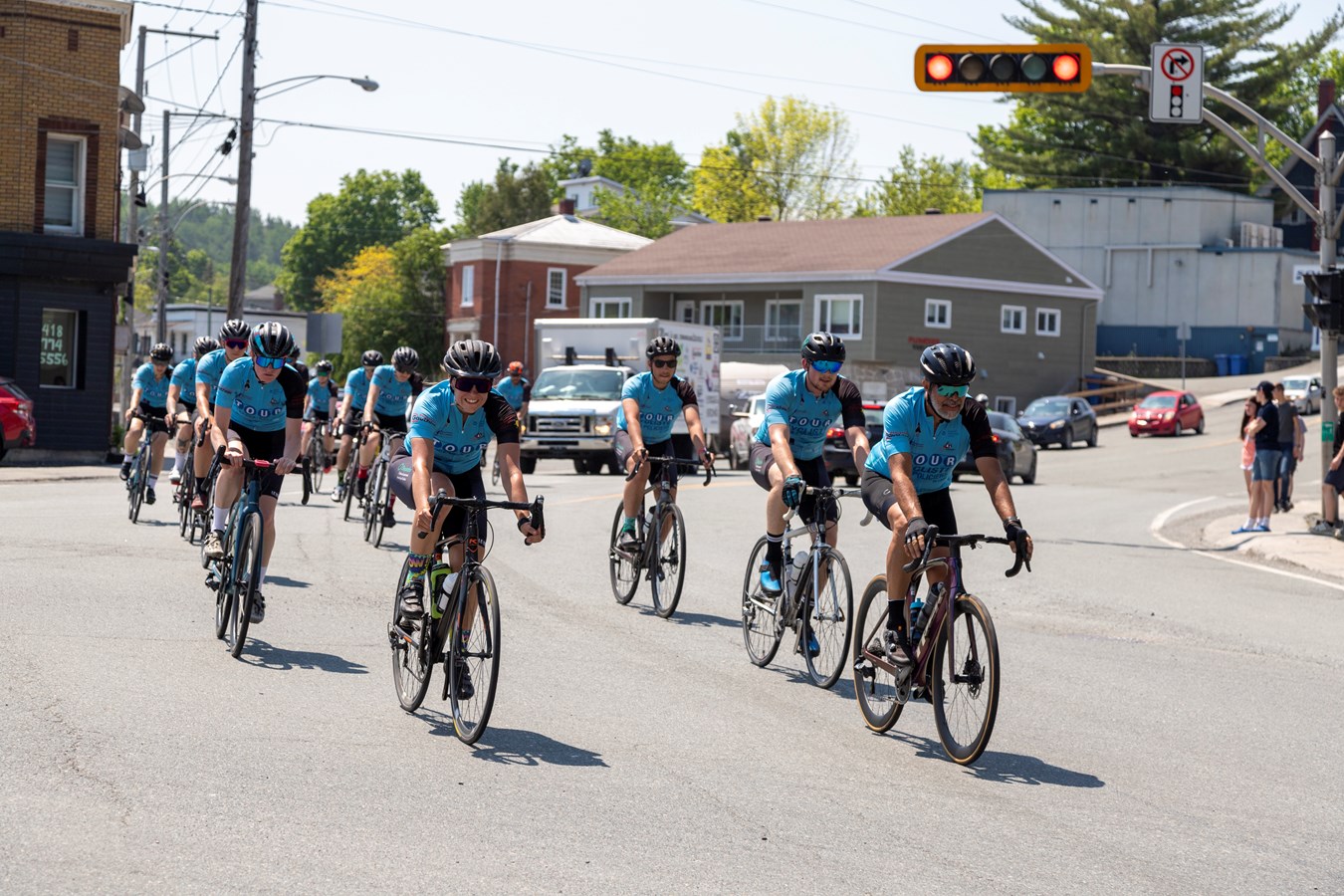 Le Tour cycliste des policiers de Laval de passage en Beauce