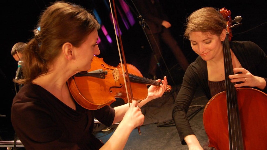 Claudia Tanguay au violon et Catherine Joly au violoncelle