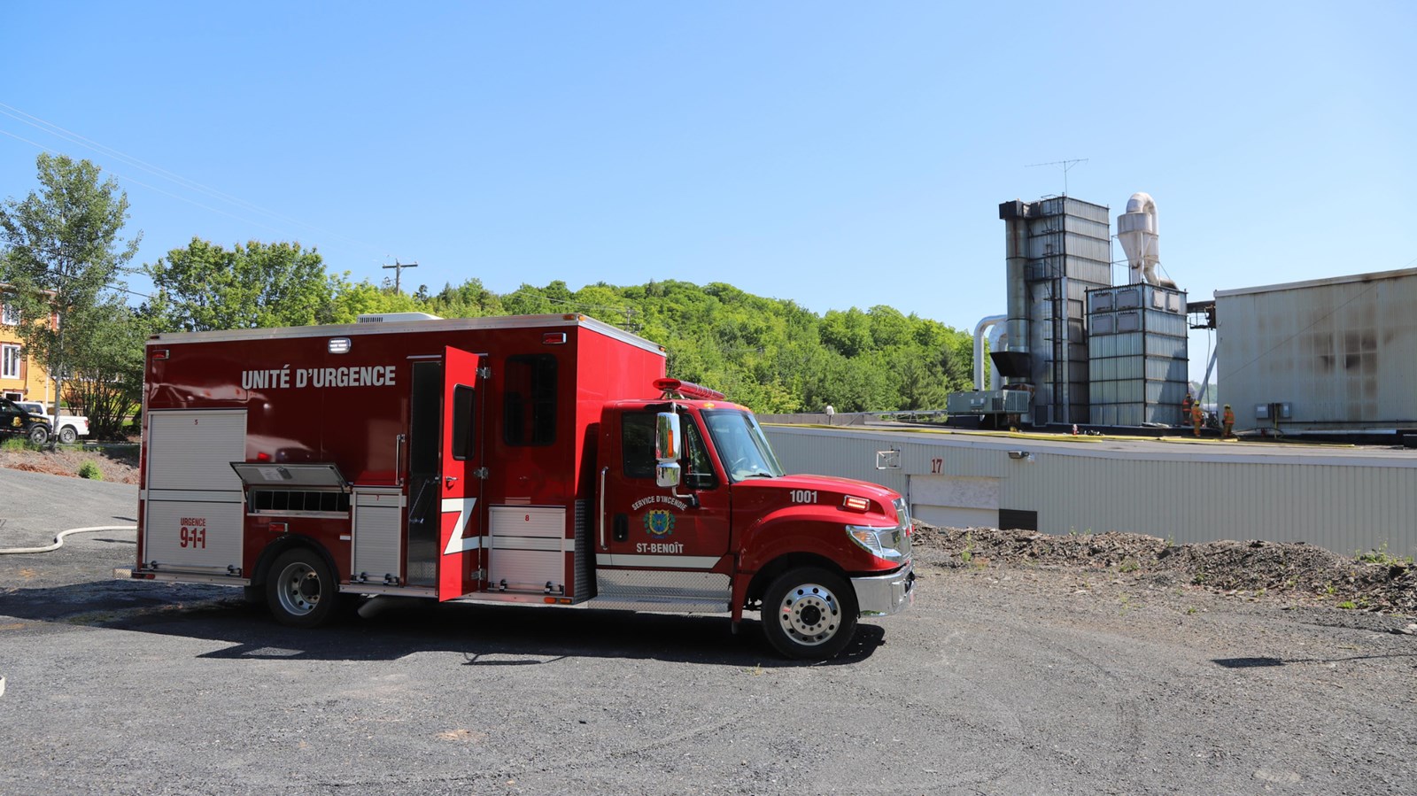 Un incendie industriel à Saint-Benoit