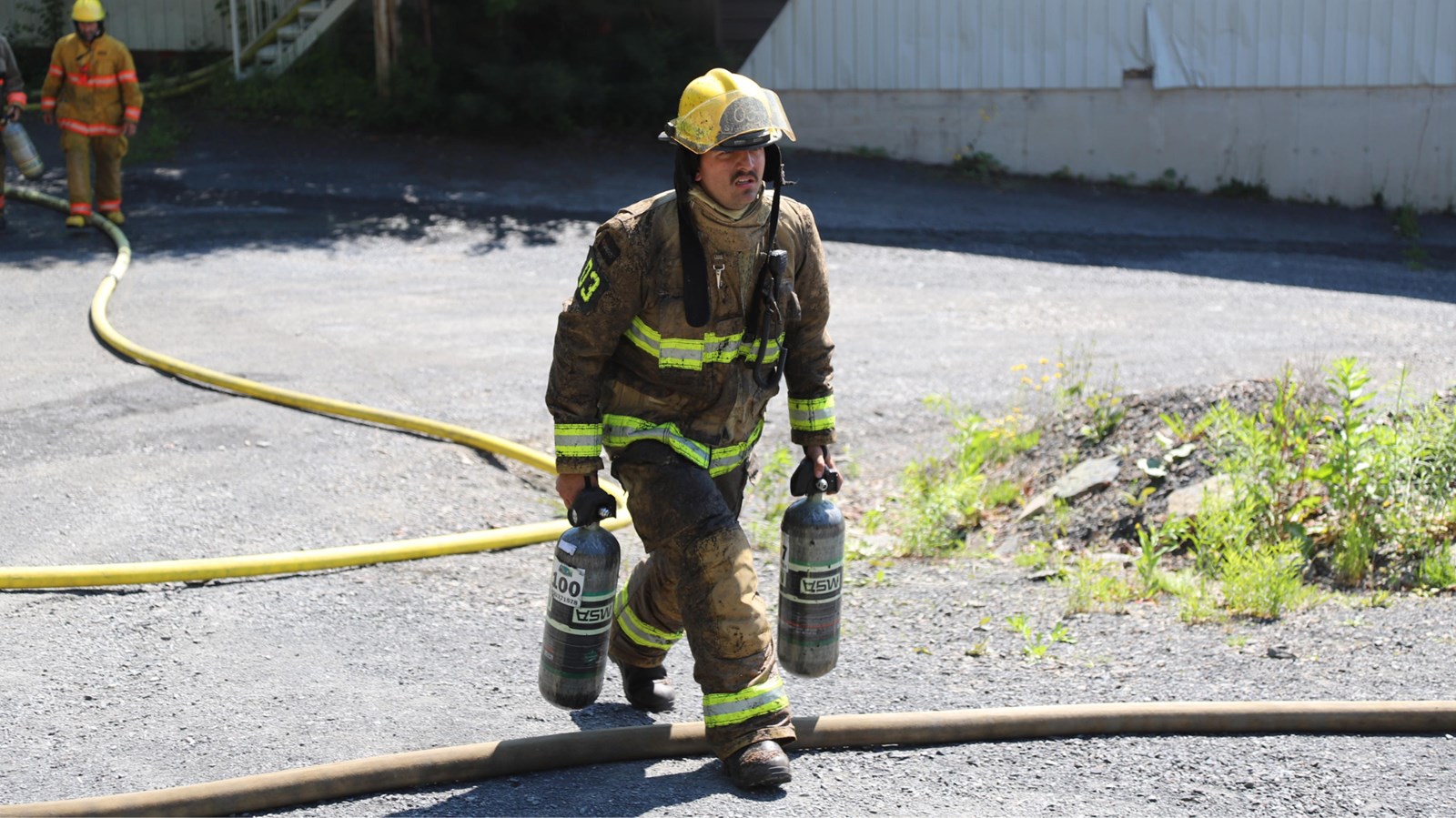 Un incendie industriel à Saint-Benoit