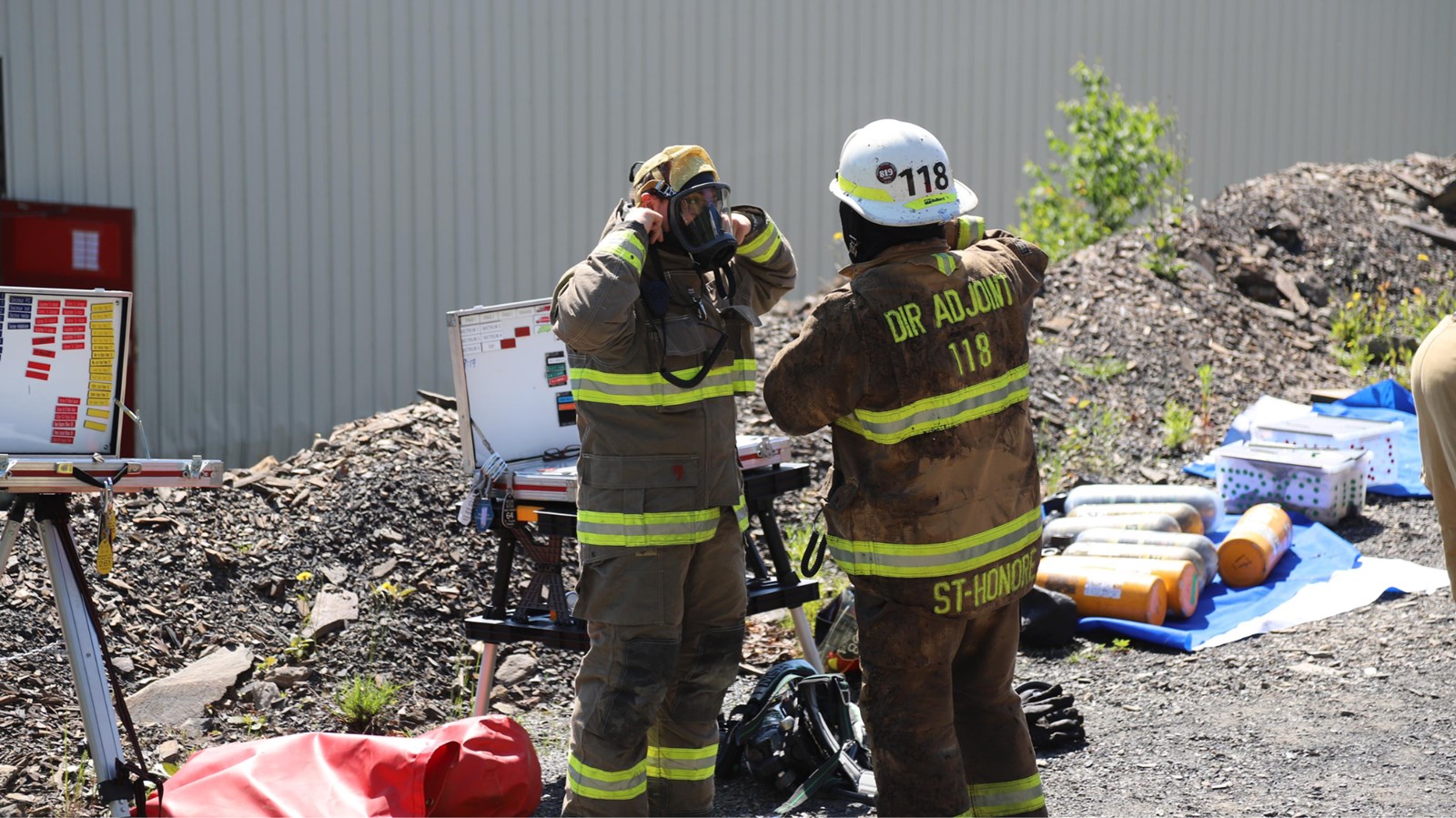 Un incendie industriel à Saint-Benoit