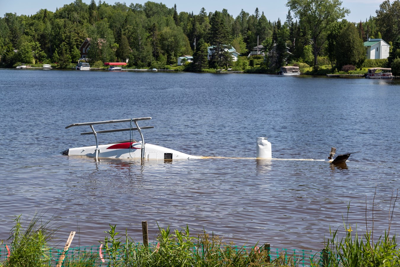 Adstock: un hélicoptère s'écrase dans le Lac du Huit