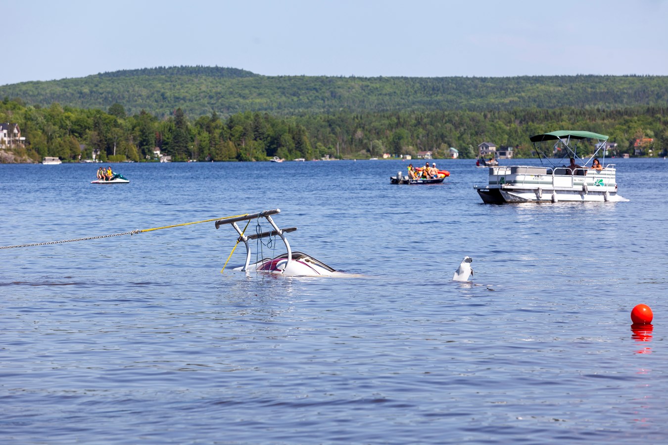 Adstock: un hélicoptère s'écrase dans le Lac du Huit