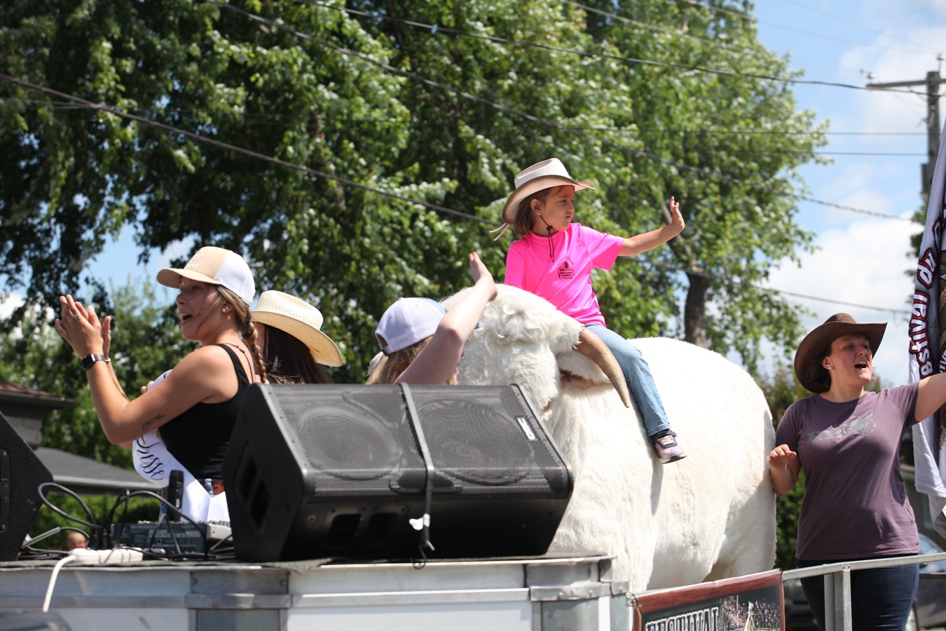 Une parade et un rodéo pour clôturer les Festivités Western