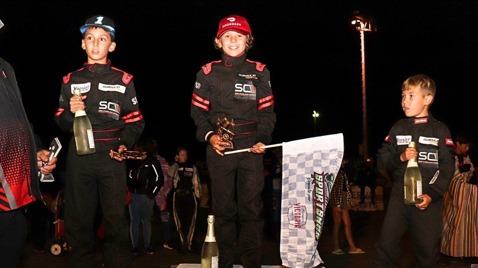 Deux victoires en autant de courses pour Alexis Cliche. À droite sur la photo, son compatriote Tom Drouin, qui a terminé 2e à la première course et troisième au 2e engagement. 