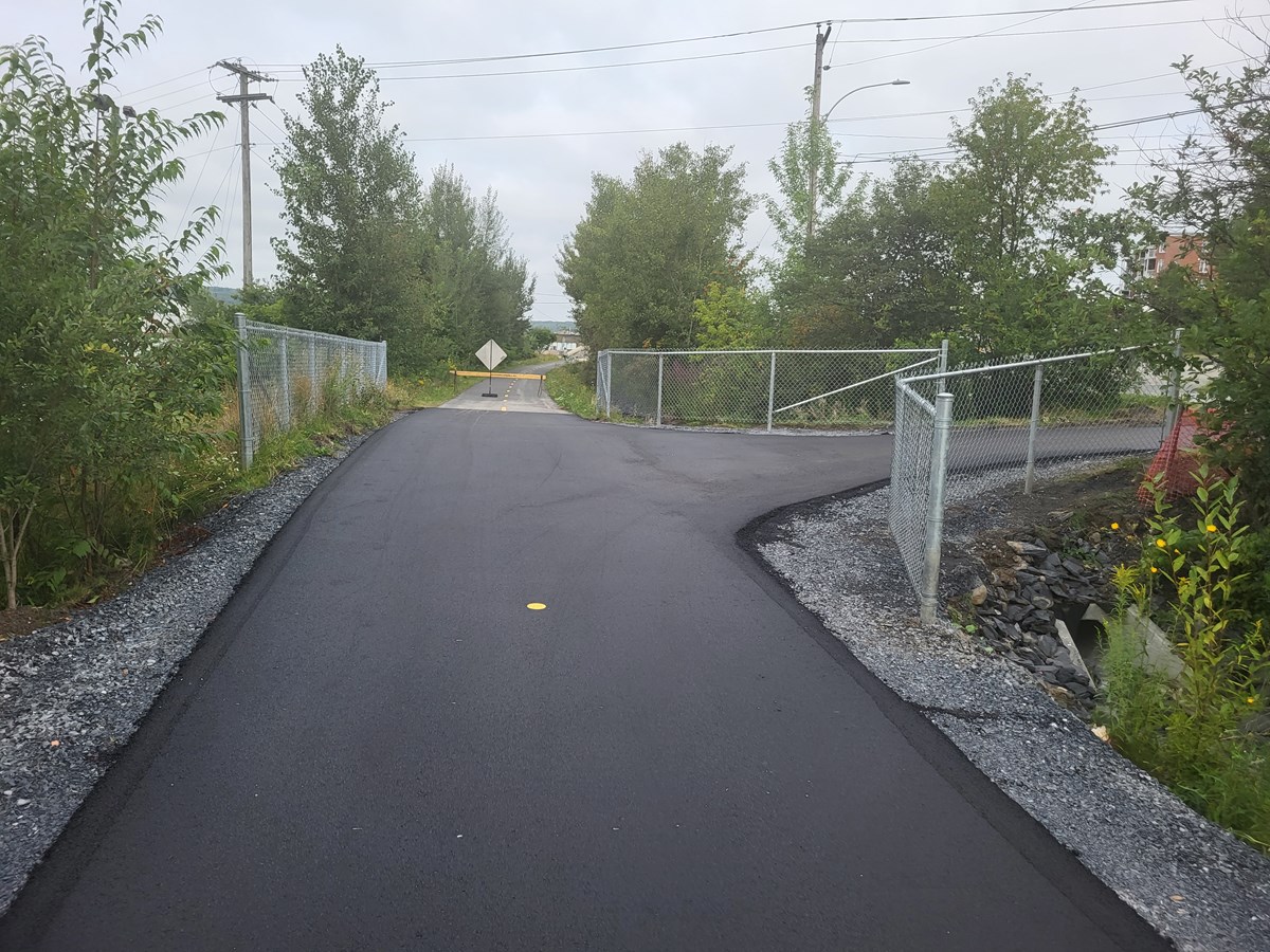 Traverse de la 90e rue: « la priorité reste aux véhicules », dit Claude Morin