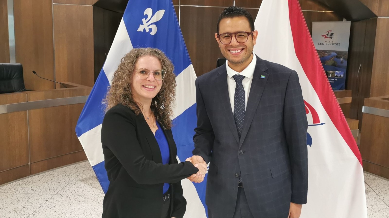 La pro-maire de Saint-Georges, Manon Bougie, et le député de Beauce-Sud, Samuel Poulin.