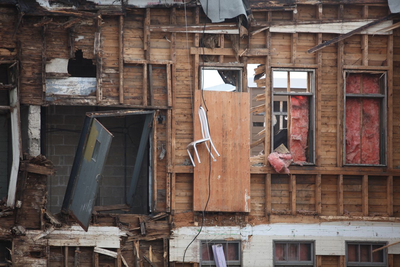 La démolition des bâtiments de la 120e rue a débuté