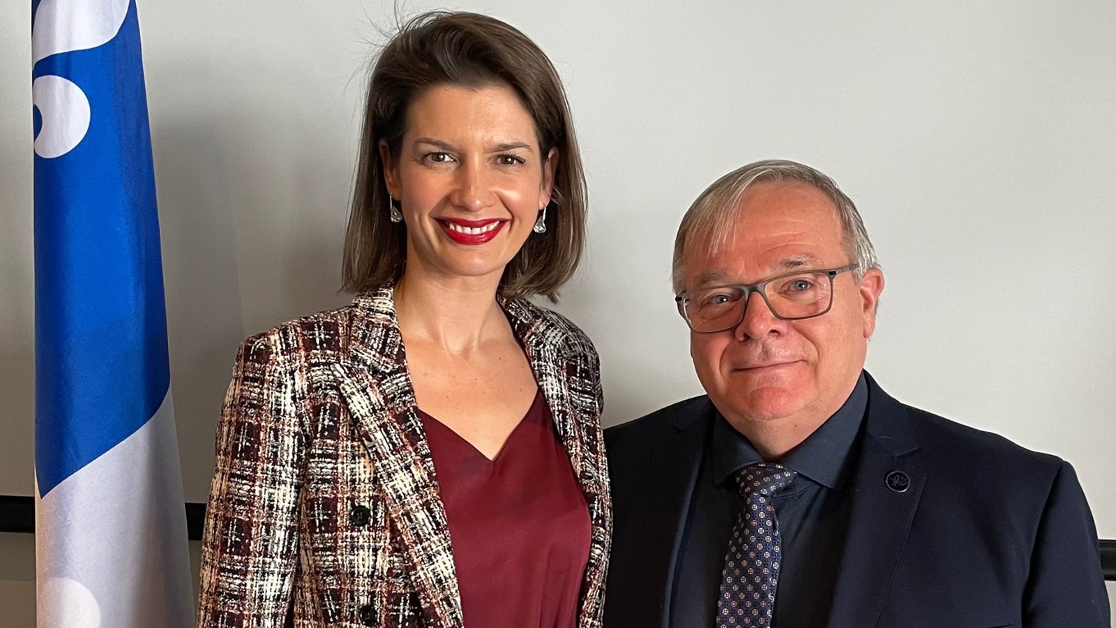 La ministre des Transports et de la Mobilité durable, Geneviève Guilbault, et le député de Beauce-Nord, Luc Provençal.