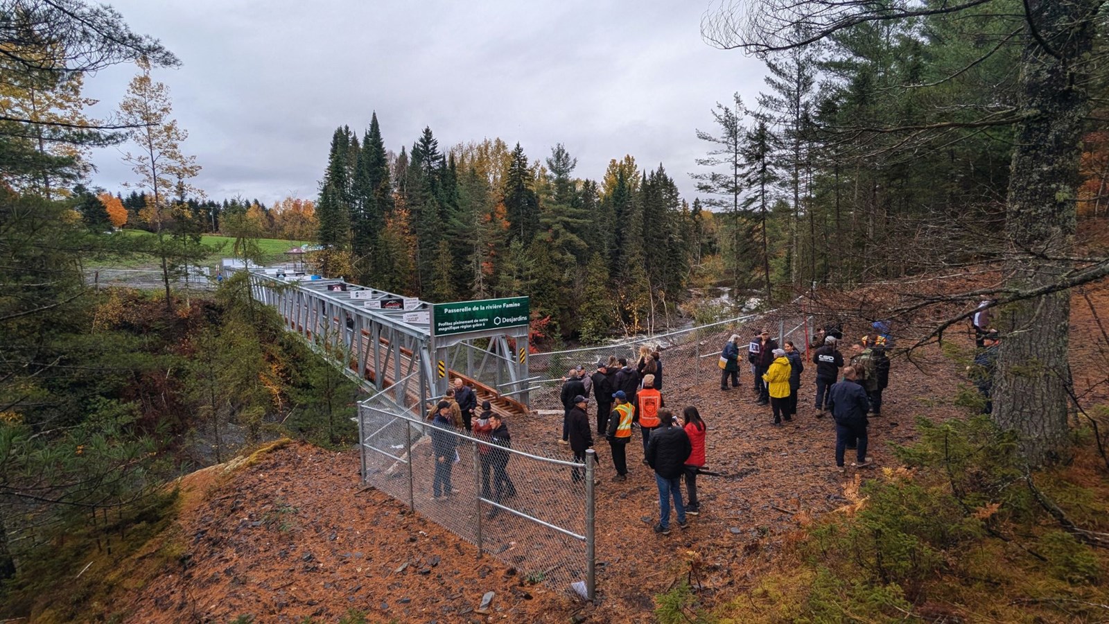 La passerelle de la rivière Famine rétablit le lien entre le Québec et les États-Unis