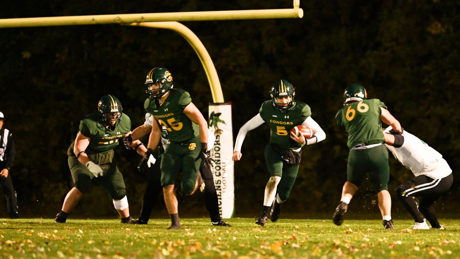 Les Condors se sont inclinés face aux Volontaires du Cégep de Sherbrooke par la marque de 15-13.