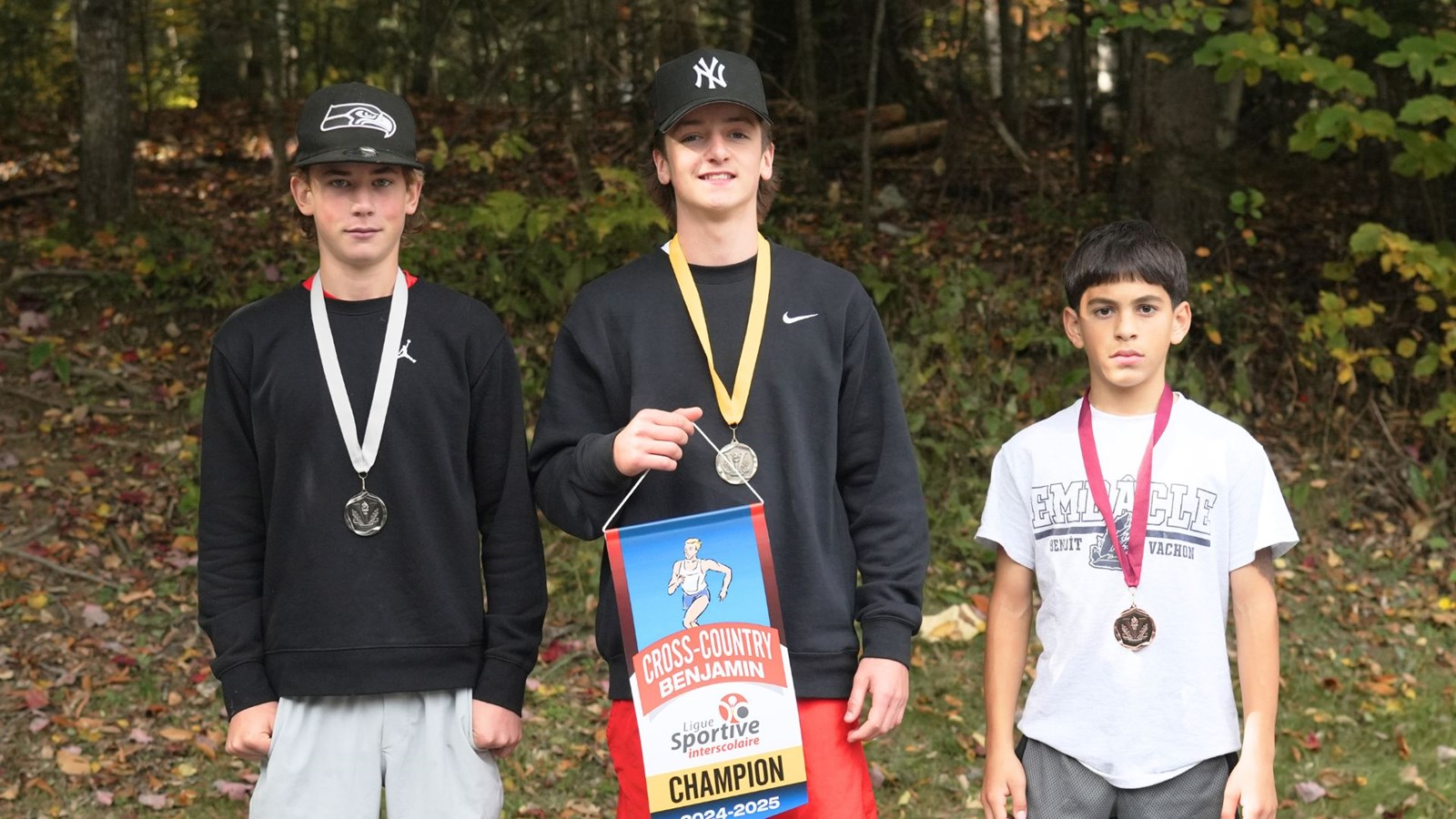 Podium Benjamins: 1- Hubert Bergeron/Polyvalente de Saint-Georges, 2- Yorik Robédé/Polyvalente de Saint-Georges, 3- Jeronimo Lopez Silvera/ Polyvalente Benoît-Vachon