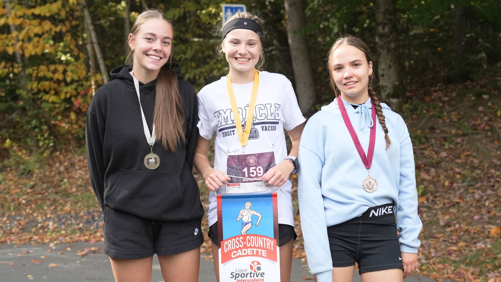 Podium Cadettes: 1- Marie-Philip Poulin/Polyvalente Benoît-Vachon, 2- Clauria Carrier/ Polyvalente de Saint-Georges, 3- Kiana Lessard/Polyvalente Saint-François