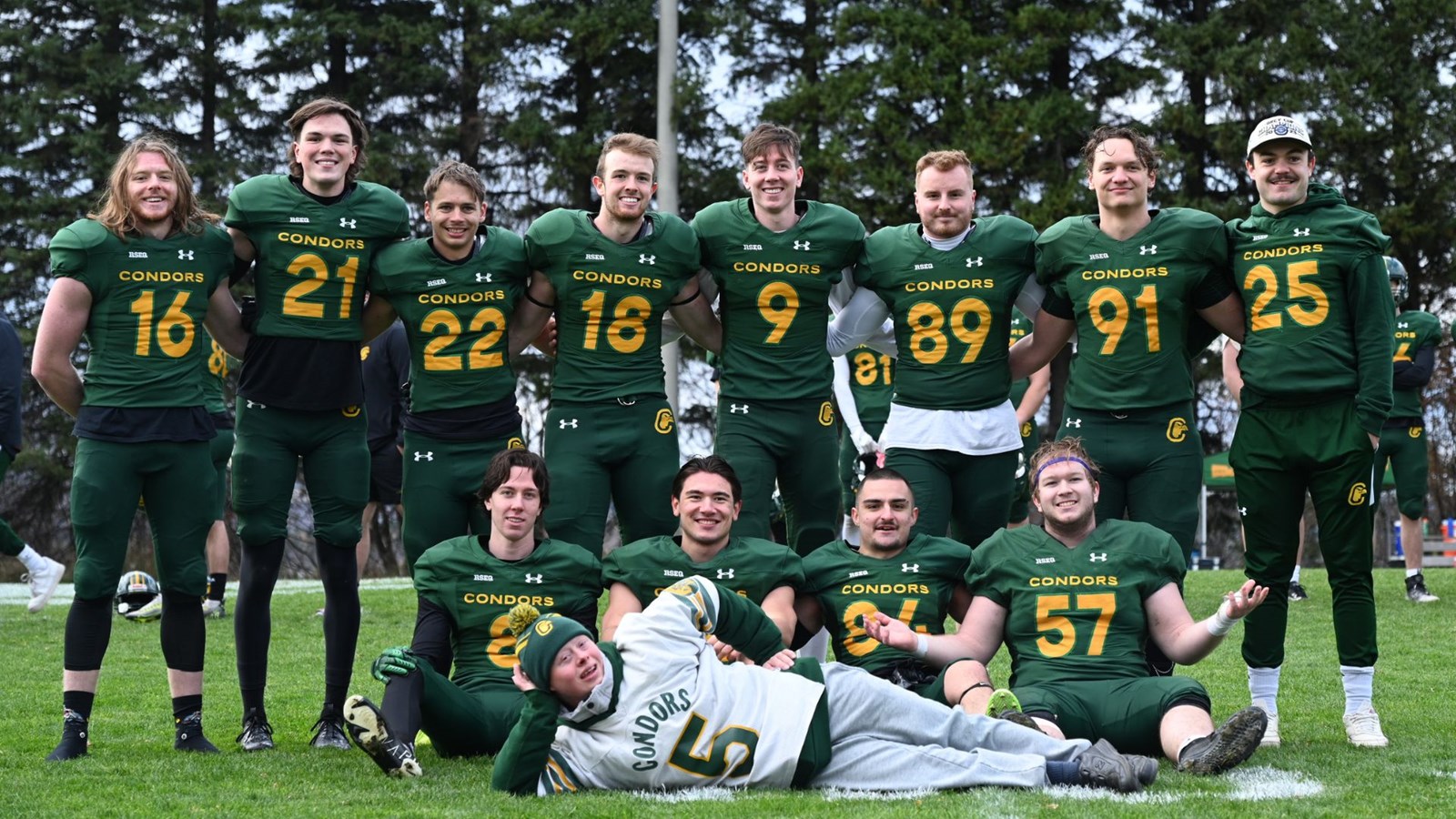 Les finissants 2024 des Condors football.