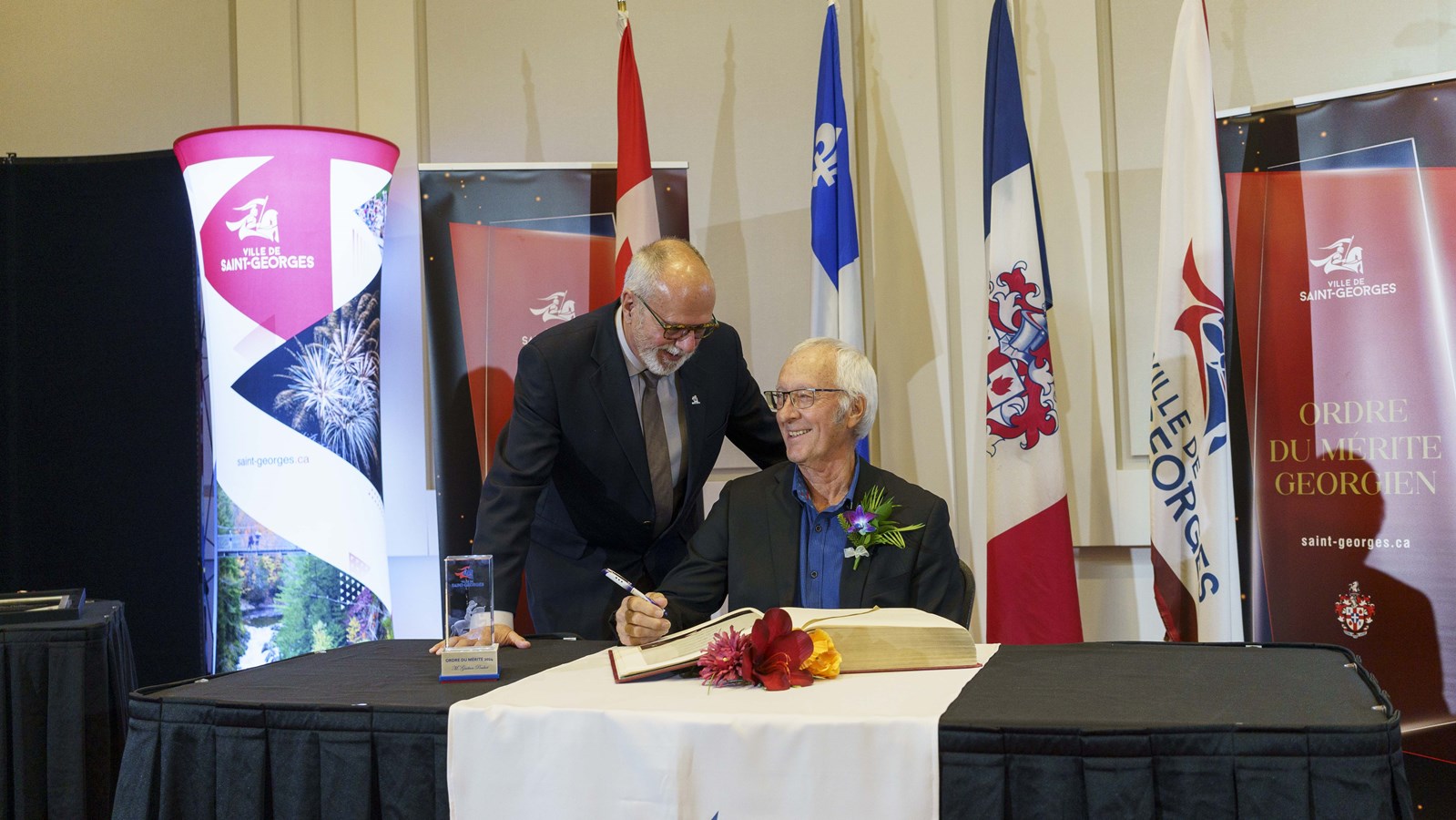 Le maire Claude Morin et Gaétan Pouliot