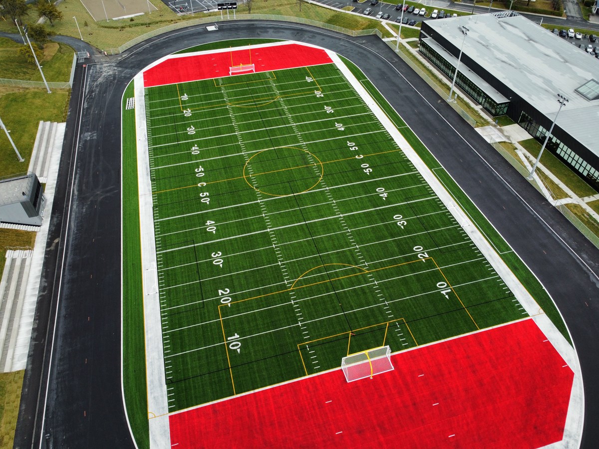 La Polyvalente de Saint-Georges inaugure sa nouvelle piste d’athlétisme et ses plateaux sportifs