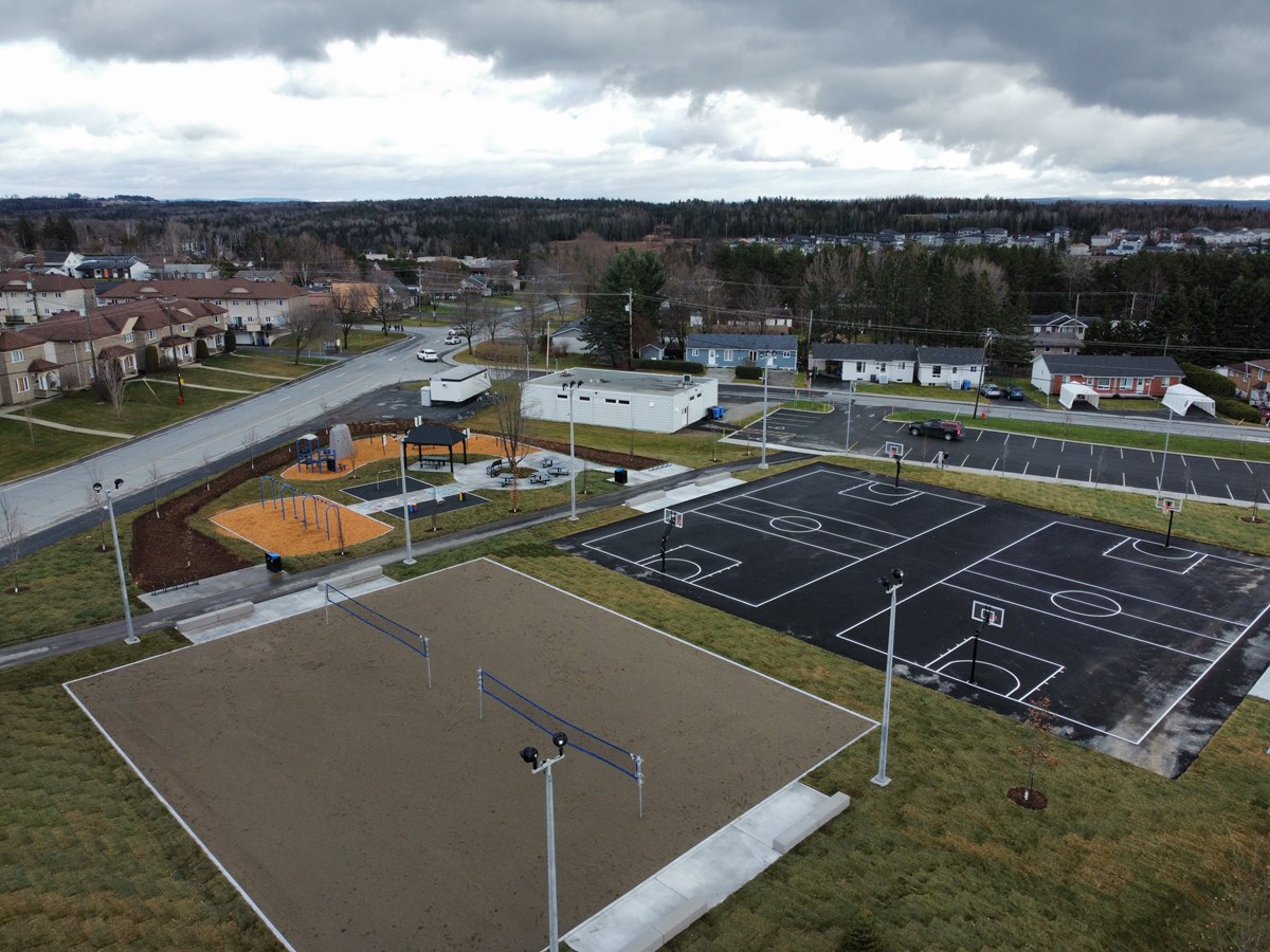 La Polyvalente de Saint-Georges inaugure sa nouvelle piste d’athlétisme et ses plateaux sportifs